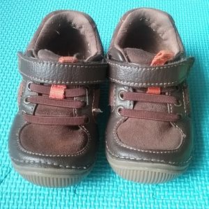 extra wide boys shoes